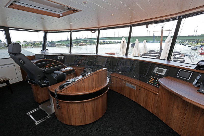 Kommandobrücke MS Anesha