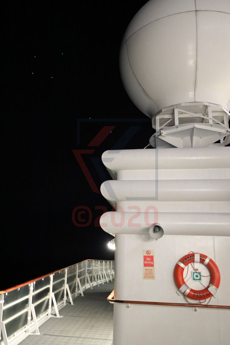 Kreuz des Südens über MS Hamburg