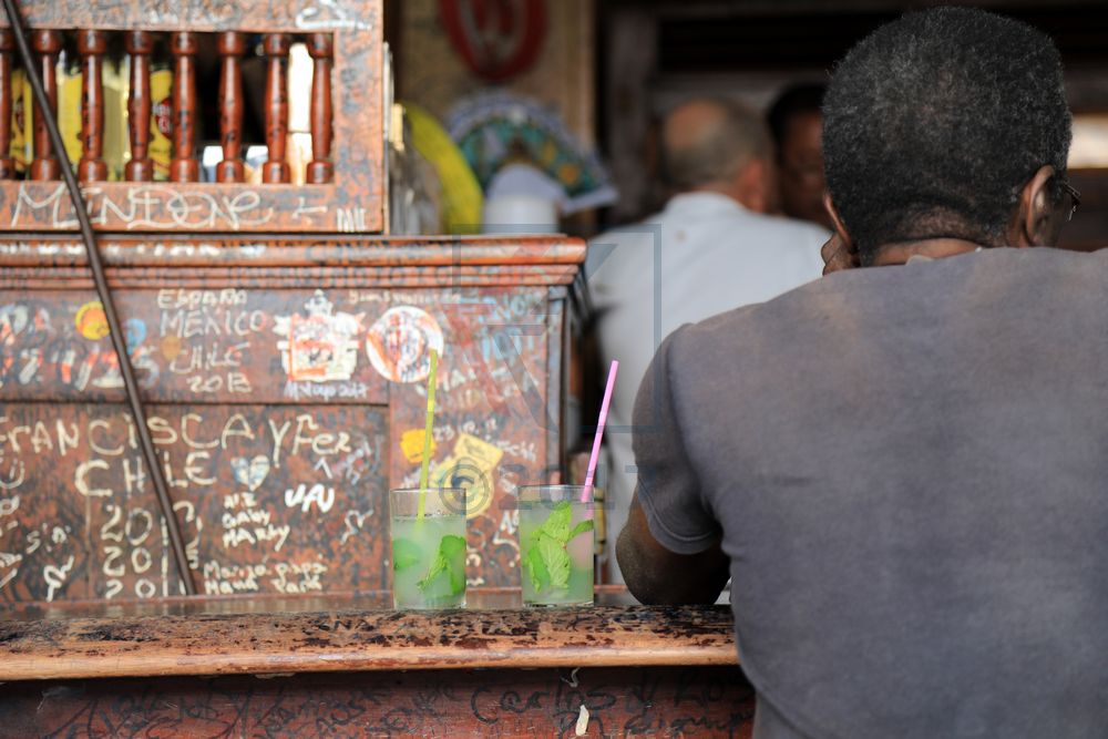 La Bodeguita del Medio mit Mojito in Havanna La Bodeguita del Medio mit Mojito in Havanna