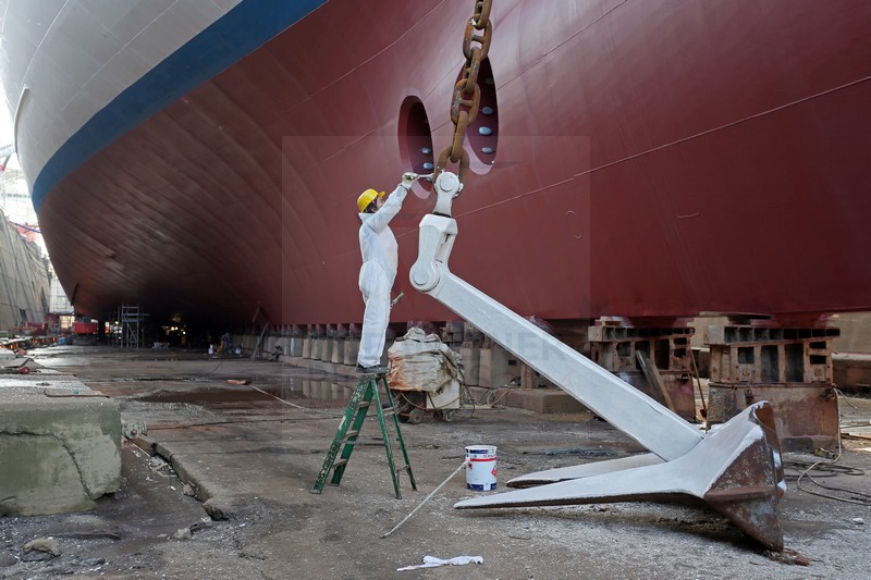 Lackierarbeiten Steuerbordanker MS Artania 02.11.2014 Lackierarbeiten Steuerbordanker MS Artania 02.11.2014