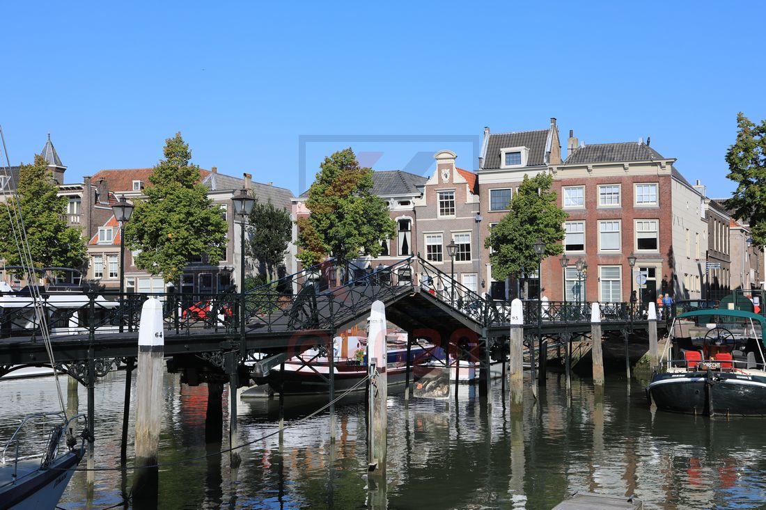 Lange Ijzeren Brug in Dordrecht Lange Ijzeren Brug in Dordrecht