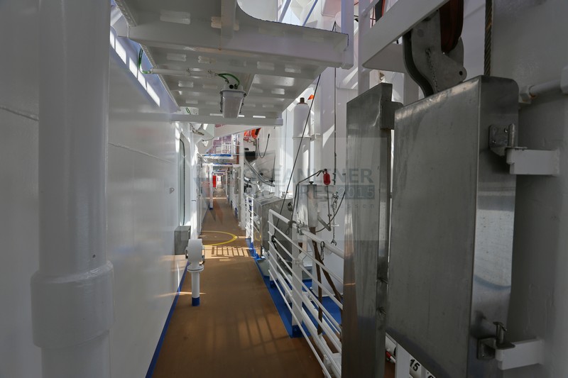 Laufweg Promenade Regal Princess unter Rettungsbooten