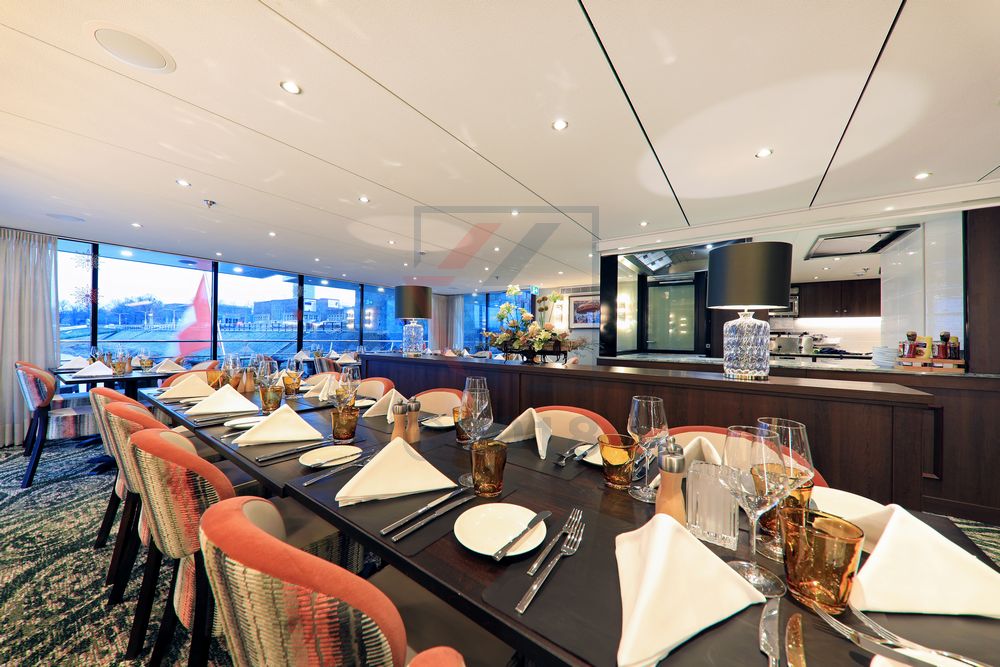 Lido Bistro Restaurant MS William Wordsworth