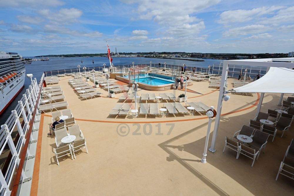 Lido Pool und Sonnendeck Queen Elizabeth