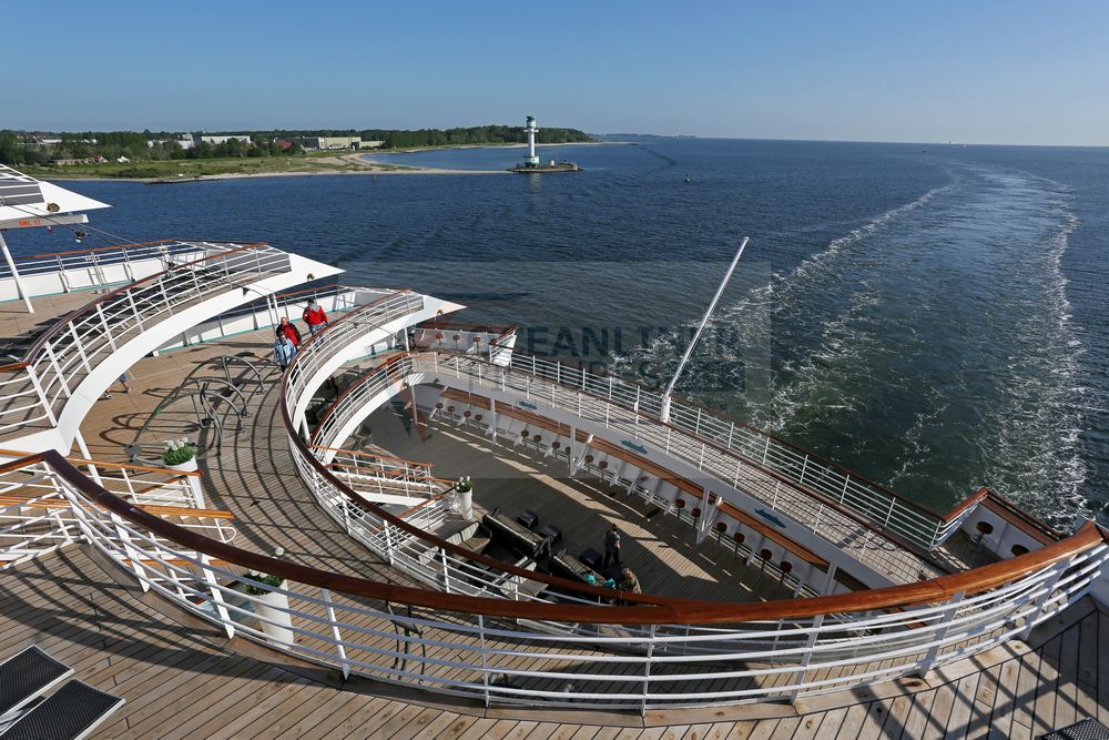Lido Terrasse und Heckansicht MS Artania Lido Terrasse und Heckansicht MS Artania