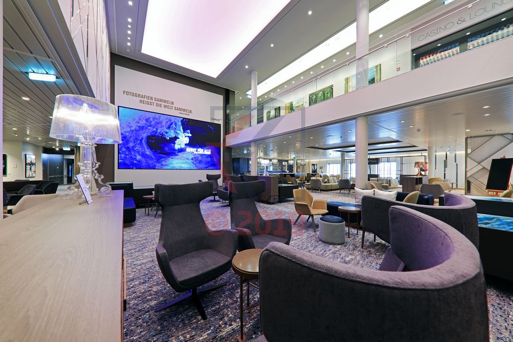 LUMAS Galerie und Bar neue Mein Schiff 2