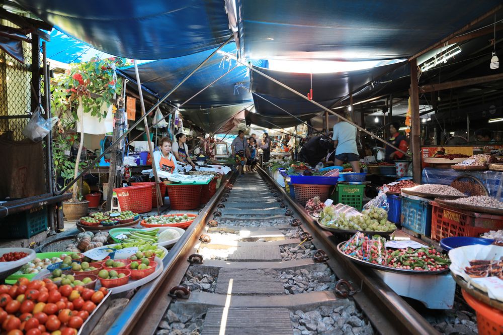 Mae Klong Railway Market, Samut Songkhram, Thailand
