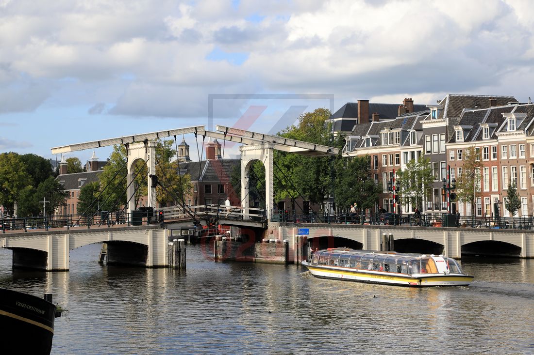Magere Brug in Amsterdam Magere Brug in Amsterdam