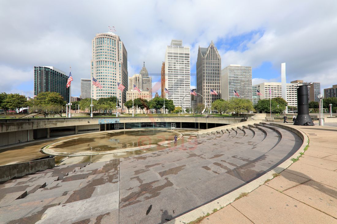 Main Amphitheater am Hart Plaza und Skyline Detroit