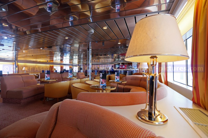 Majestic Show Lounge Ocean Majesty