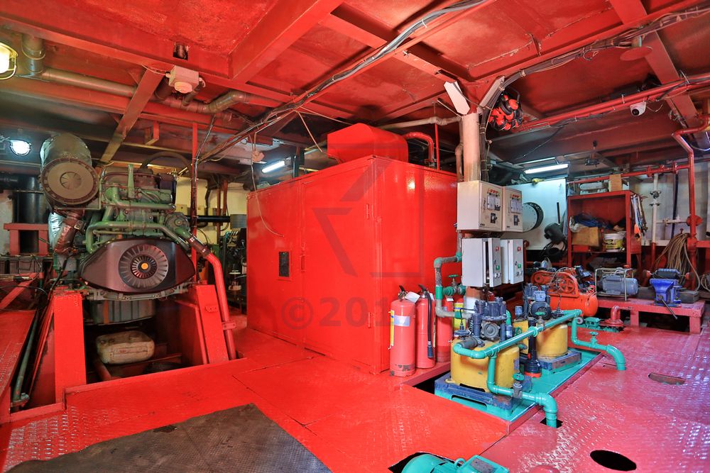 Maschinenraum MS Lan Diep Flussschiff mit VOLVO Motoren
