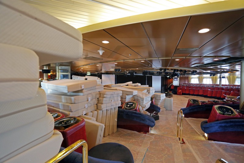 Matratzenstapel in der Atlantik Show Lounge Matratzenstapel in der Atlantik Show Lounge