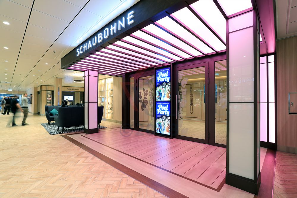 Mein Schiff 1 Eingang Schaubühne