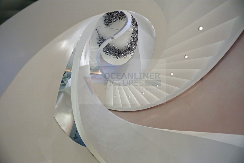 Mein Schiff 4 Treppe im Atlantik Restaurant