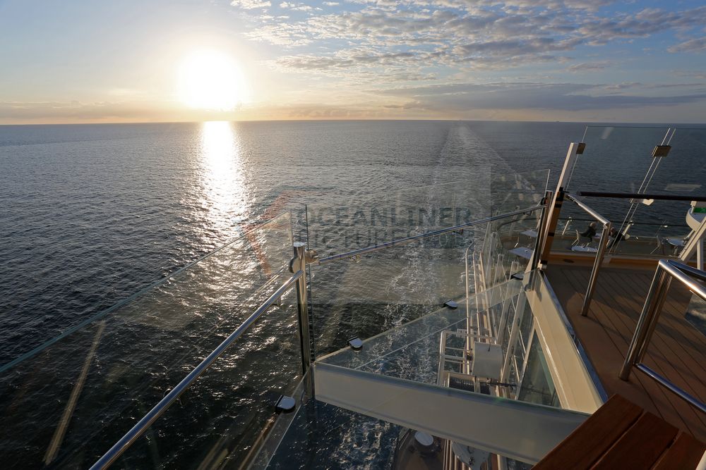Mein Schiff 5 Blauer Balkon am Abend Mein Schiff 5 Blauer Balkon am Abend