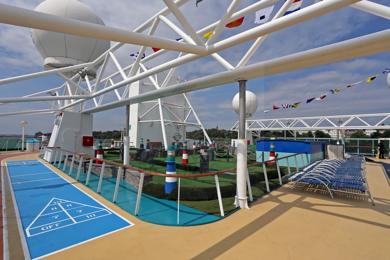 Minigolf, Kletterwand und Shuffle Board Legend of the Seas