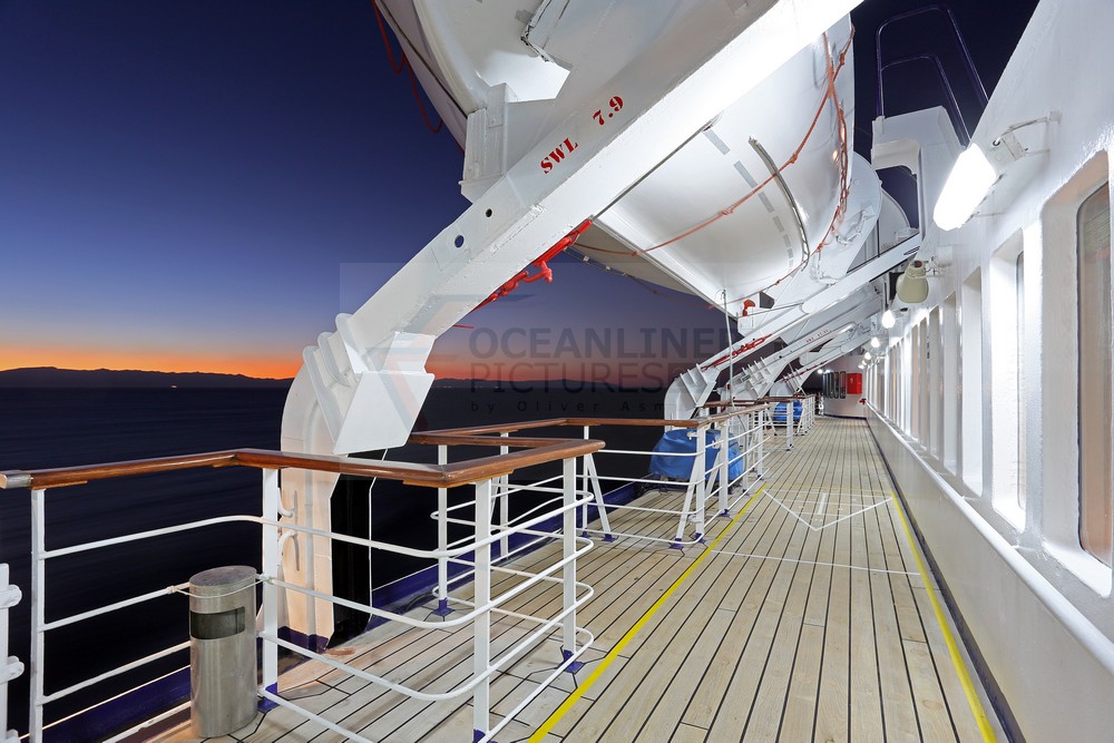 Morgendämmerung MS Berlin im Roten Meer 05.01.2016 Morgendämmerung MS Berlin im Roten Meer 05.01.2016