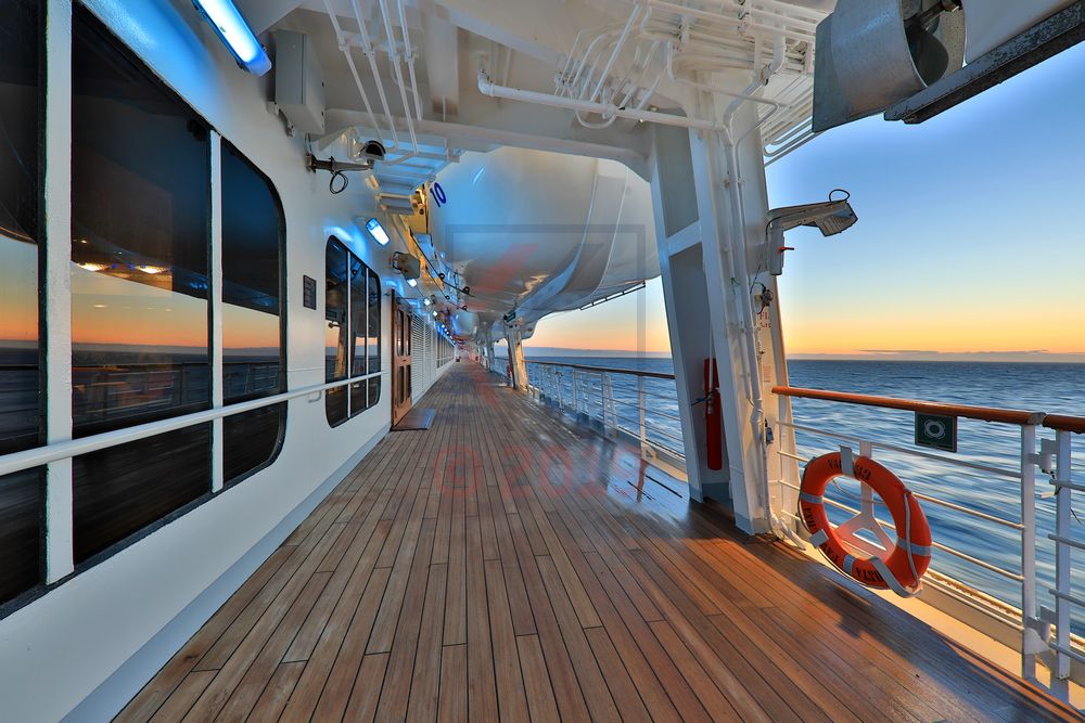 Morgens auf der Promenade der Costa Favolosa