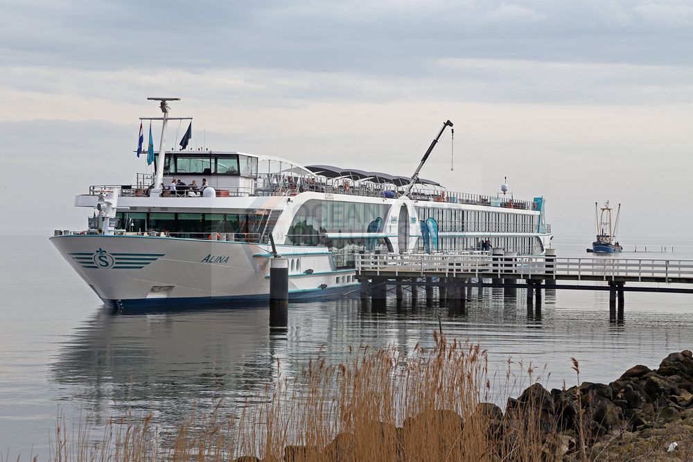 MS Alina am Liegeplatz in Medemblik am Ijsselmeer