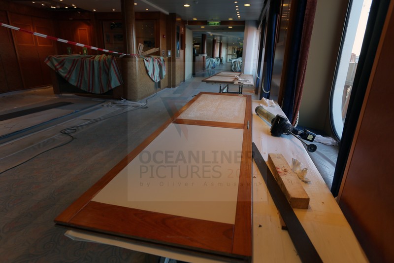 MS Artania Erneuerung Schranktueren Suiten 24.11.2014 MS Artania Erneuerung Schranktueren Suiten 24.11.2014