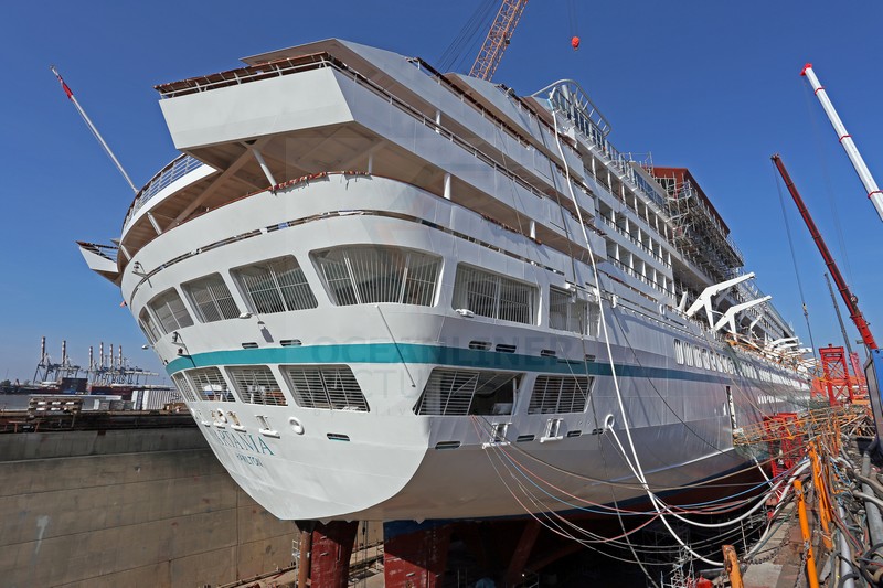 MS Artania im Kaiserdock II in Bremerhaven MS Artania im Kaiserdock II in Bremerhaven