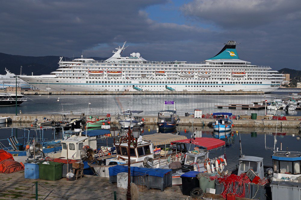 MS Artania in Ajaccio auf Korsika MS Artania in Ajaccio auf Korsika
