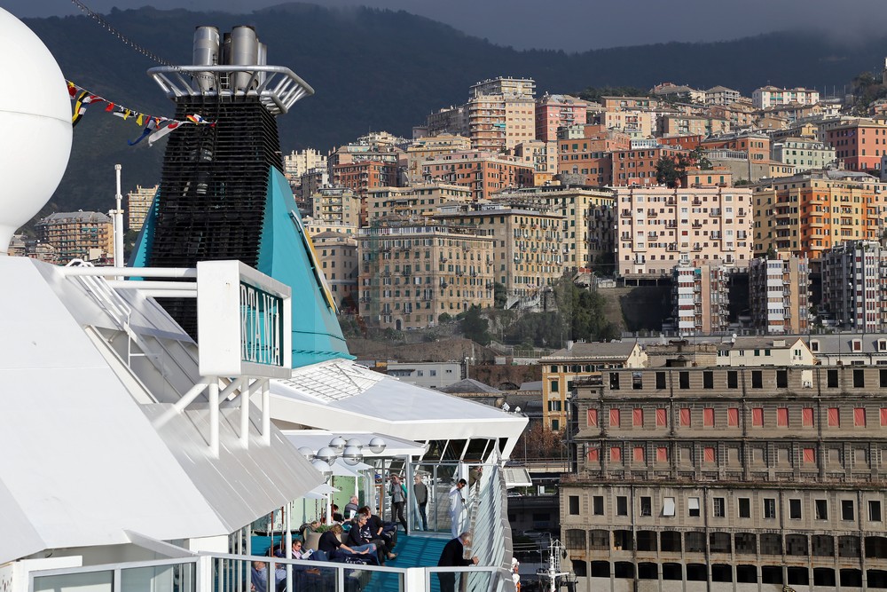 MS Artania in Genua 22.12.2015