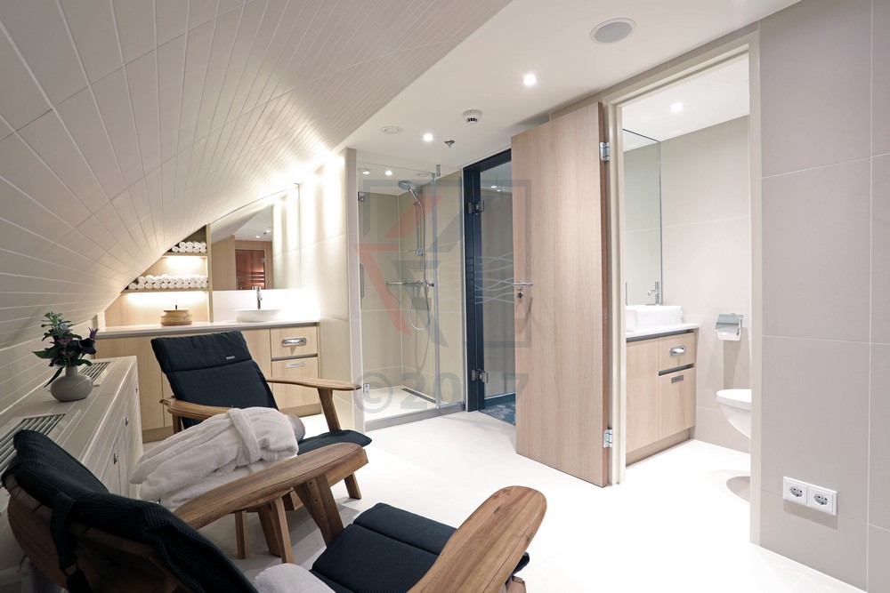 MS Asara Sauna und Ruhebereich