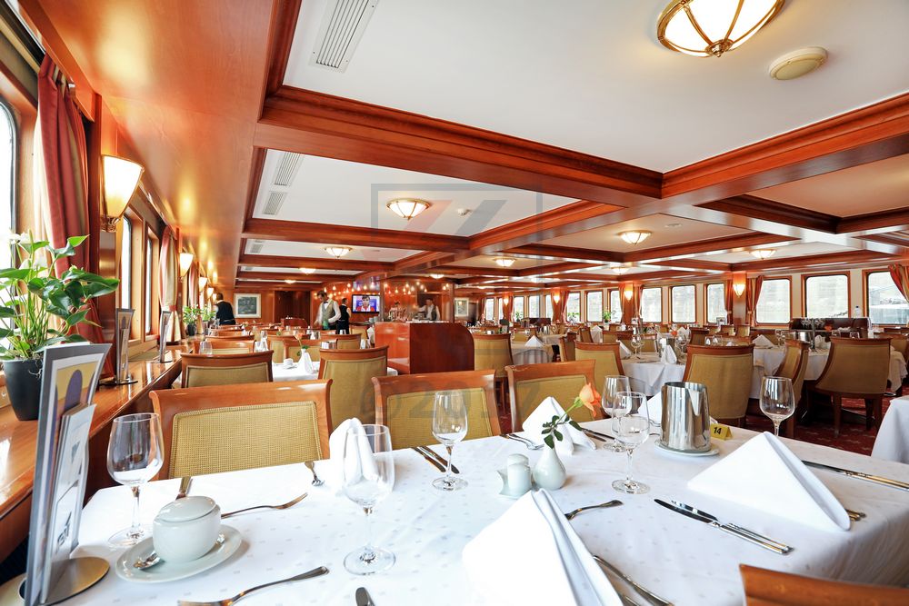 MS Elegant Lady Panorama-Restaurant MS Elegant Lady Panorama-Restaurant