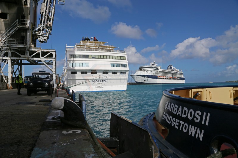 MS Hamburg am Pier in Bridgetown 26.01.2015