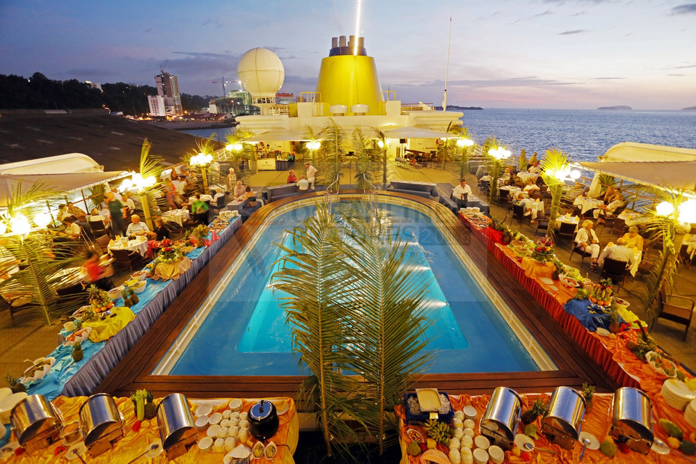 MS Hamburg Asiatischer Abend am Pool 17.02.2016