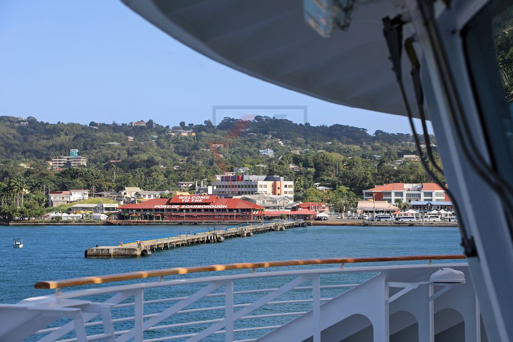 MS Hamburg Einlaufen Scarborough, Tobago MS Hamburg Einlaufen Scarborough, Tobago