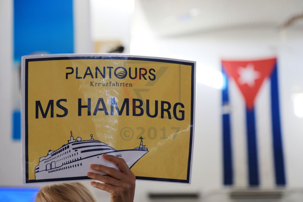 MS Hamburg Infotafel im Hafengebäude Havanna