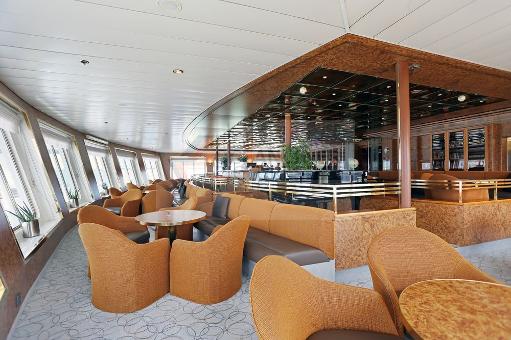 MS Hanseatic Observation Lounge