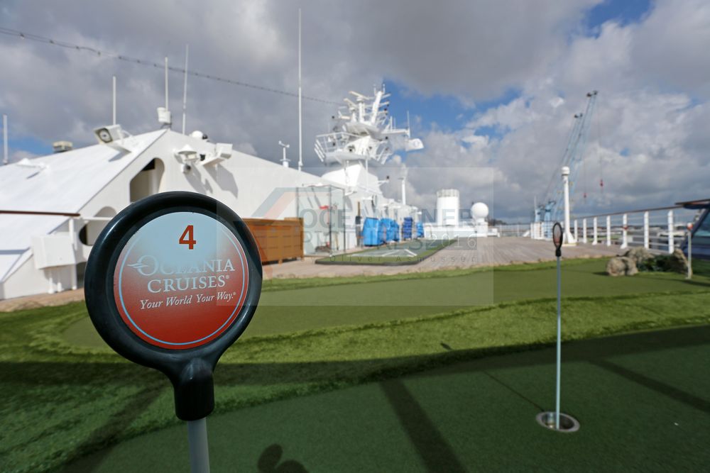 MS Insignia Mini Golf MS Insignia Mini Golf