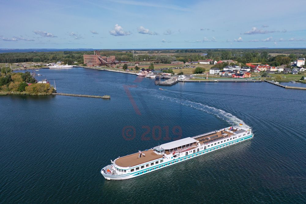 MS Junker Joerg Abfahrt Peenemünde MS Junker Joerg Abfahrt Peenemünde