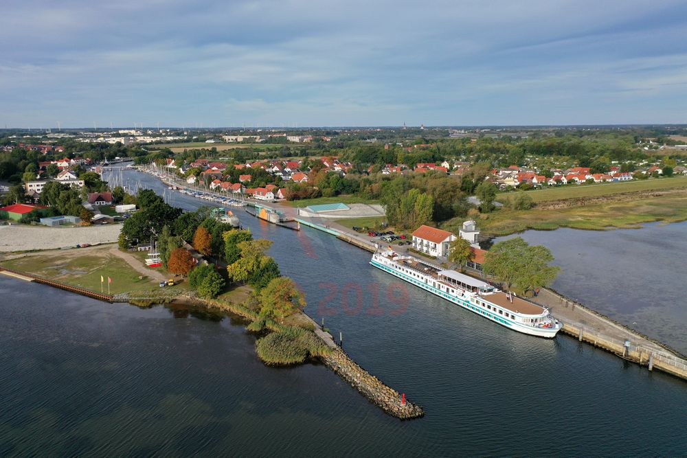 MS Junker Joerg am Anleger Greifswald-Wieck MS Junker Joerg am Anleger Greifswald-Wieck
