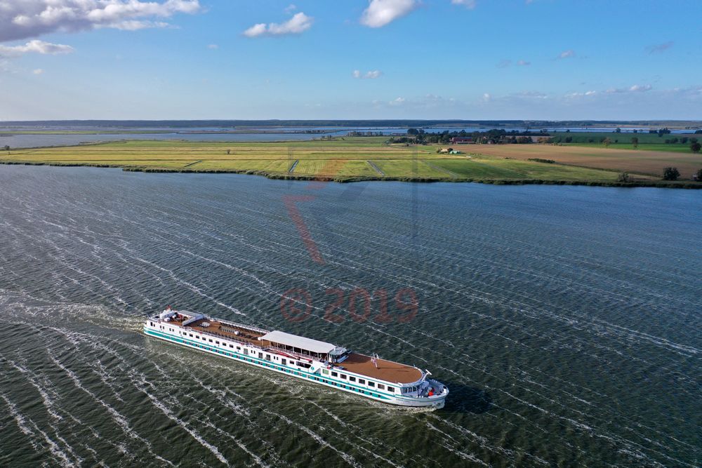 MS Junker Joerg bei Zecherin MS Junker Joerg bei Zecherin