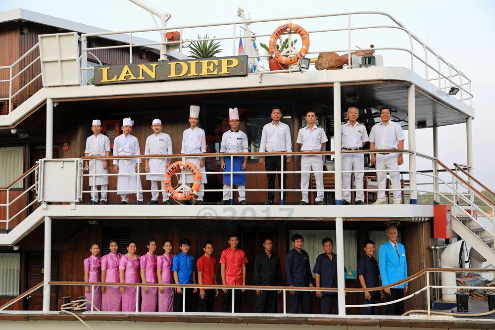 MS Lan Diep Crew am Abschiedsabend MS Lan Diep Crew am Abschiedsabend