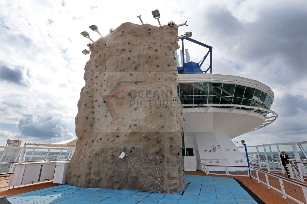 MS Monarch Rock Climbing Wall
