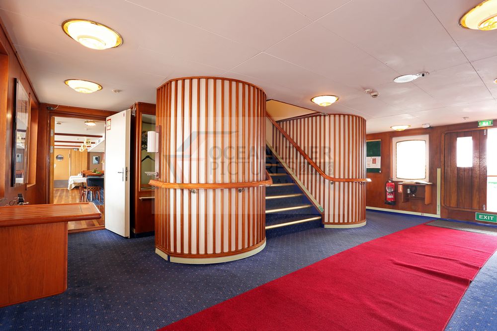 MS Nordstjernen Treppenhaus Vorschiff Promenadendeck
