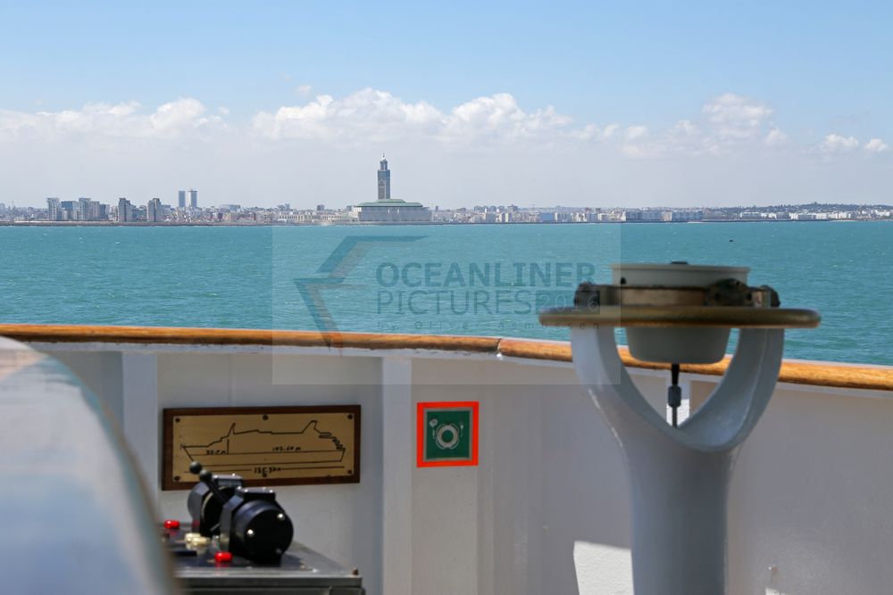 MS Ocean Majesty Brückennock und Hassan II Moschee in Casablanca MS Ocean Majesty Brückennock und Hassan II Moschee in Casablanca