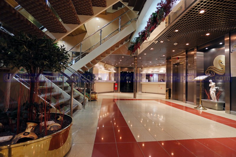 MS Ocean Majesty Foyer