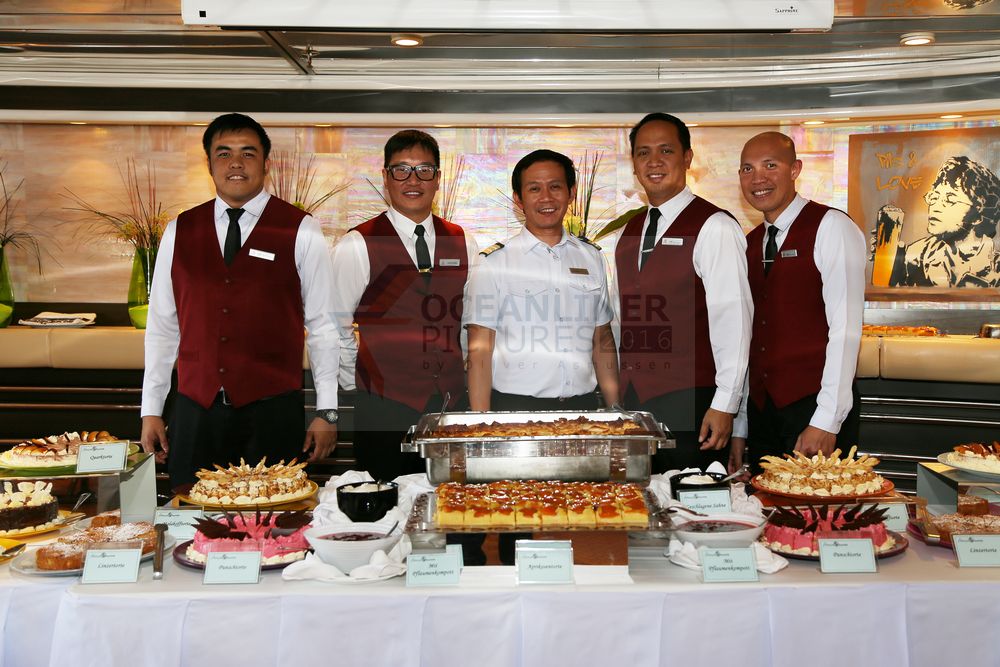 MS Ocean Majesty Team bei Wiener Kaffeestunde MS Ocean Majesty Team bei Wiener Kaffeestunde