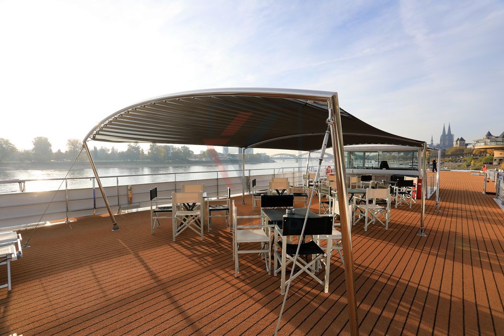 MS Vista Star Sonnendeck mit Sonnensegeln