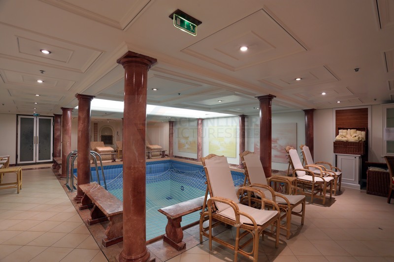 MS World Odyssey Hallenbad und Spa