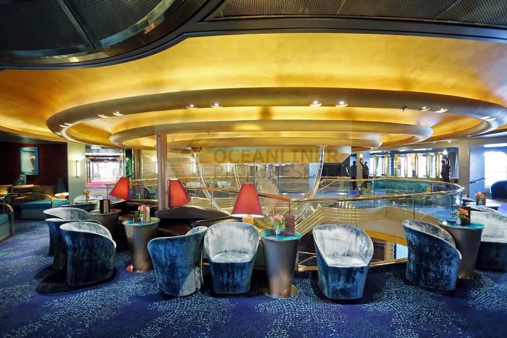 MS Zuiderdam Ocean Bar and Atrium MS Zuiderdam Ocean Bar and Atrium