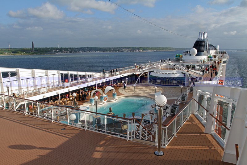 MSC Orchestra auslaufend Kieler Förde