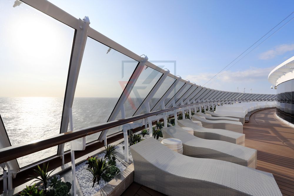 MSC Seaview Yacht Club Sonnendeck am Abend MSC Seaview Yacht Club Sonnendeck am Abend