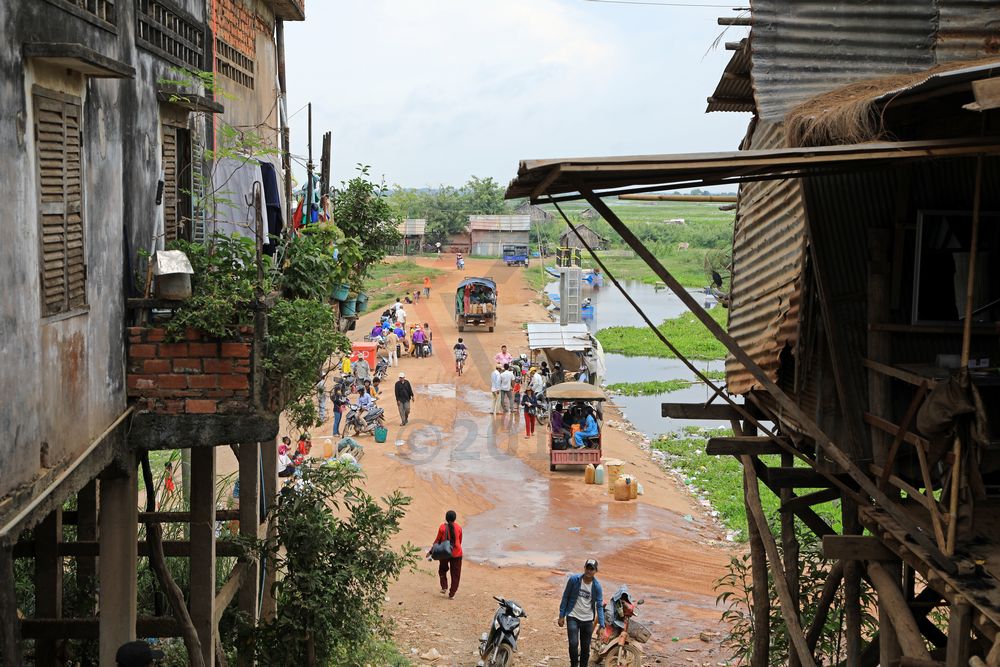 Nebenstrasse im Ort Kampong Chhnang in Kambodscha